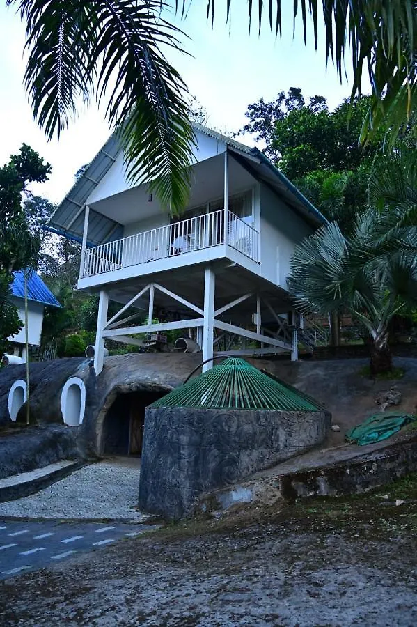Resort Cavern The Leisure Club Hotel Wayanad